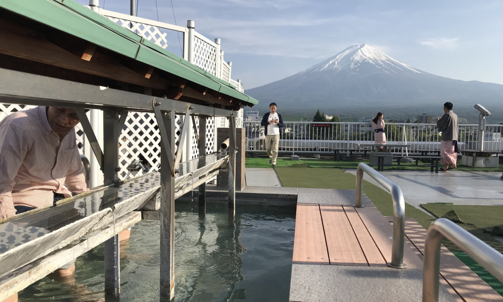 Konansou bathhouses rooftop