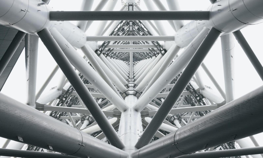 truss structure, strong against winds and earthquakes