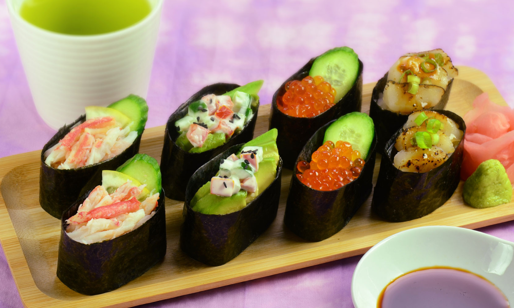 gunkan-maki, sushi secrets, variations of sushi