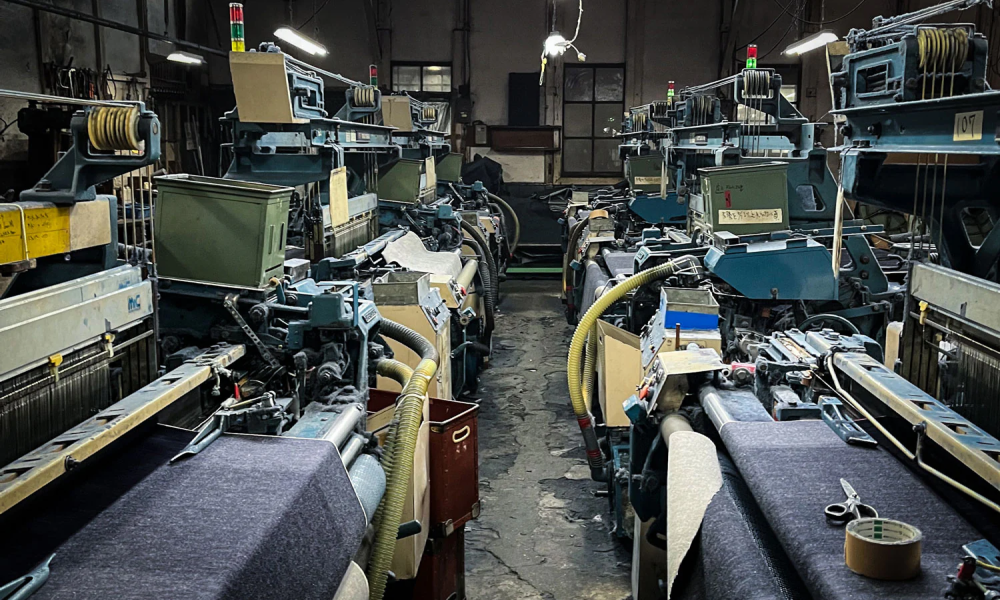 old shuttle loom, selvedge denim pants, how are selvedge denim pants made,