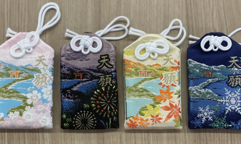 omamori, healing charms, japanese charms,